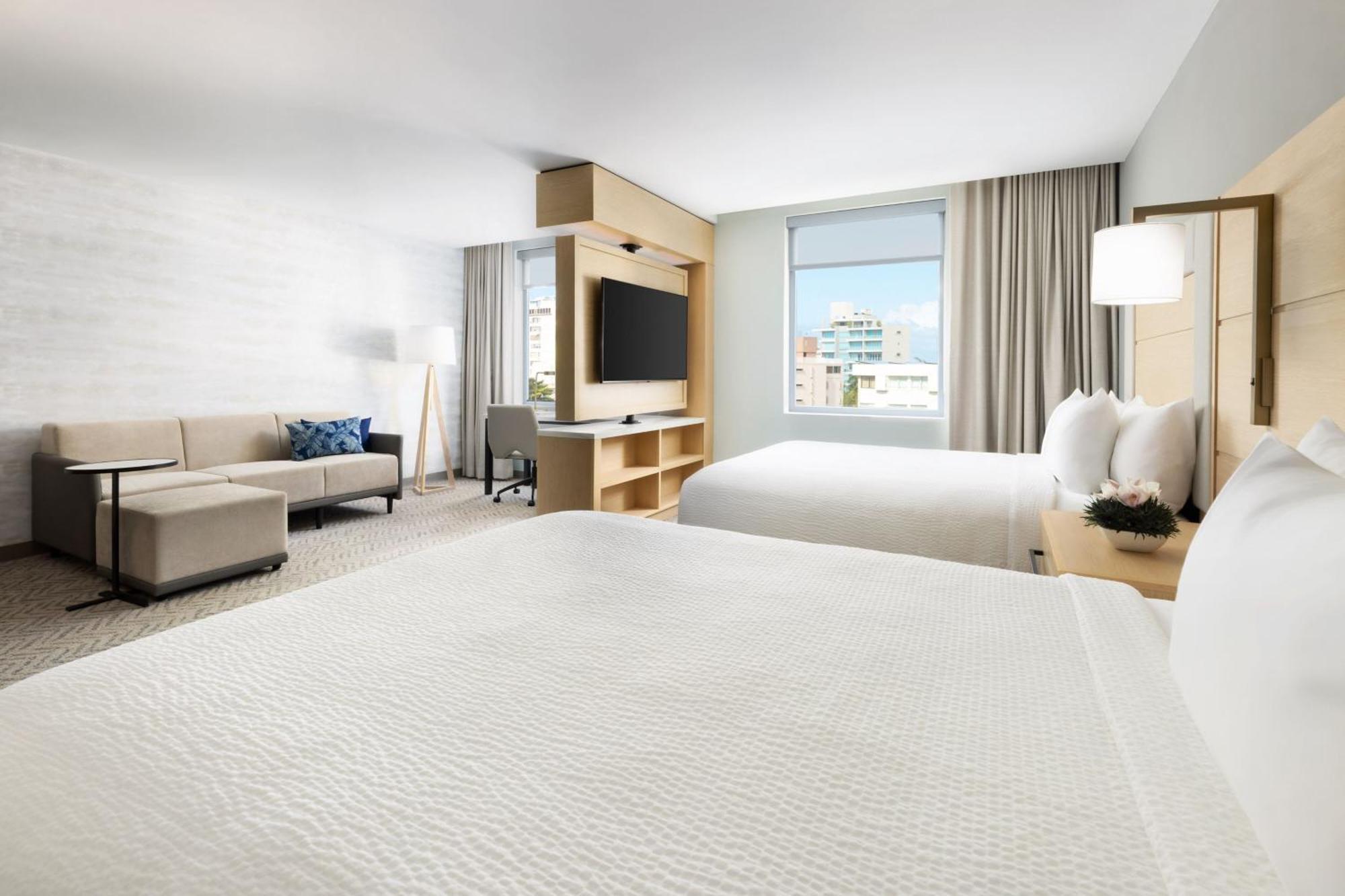 Hotel By Marriott Isla 3*
