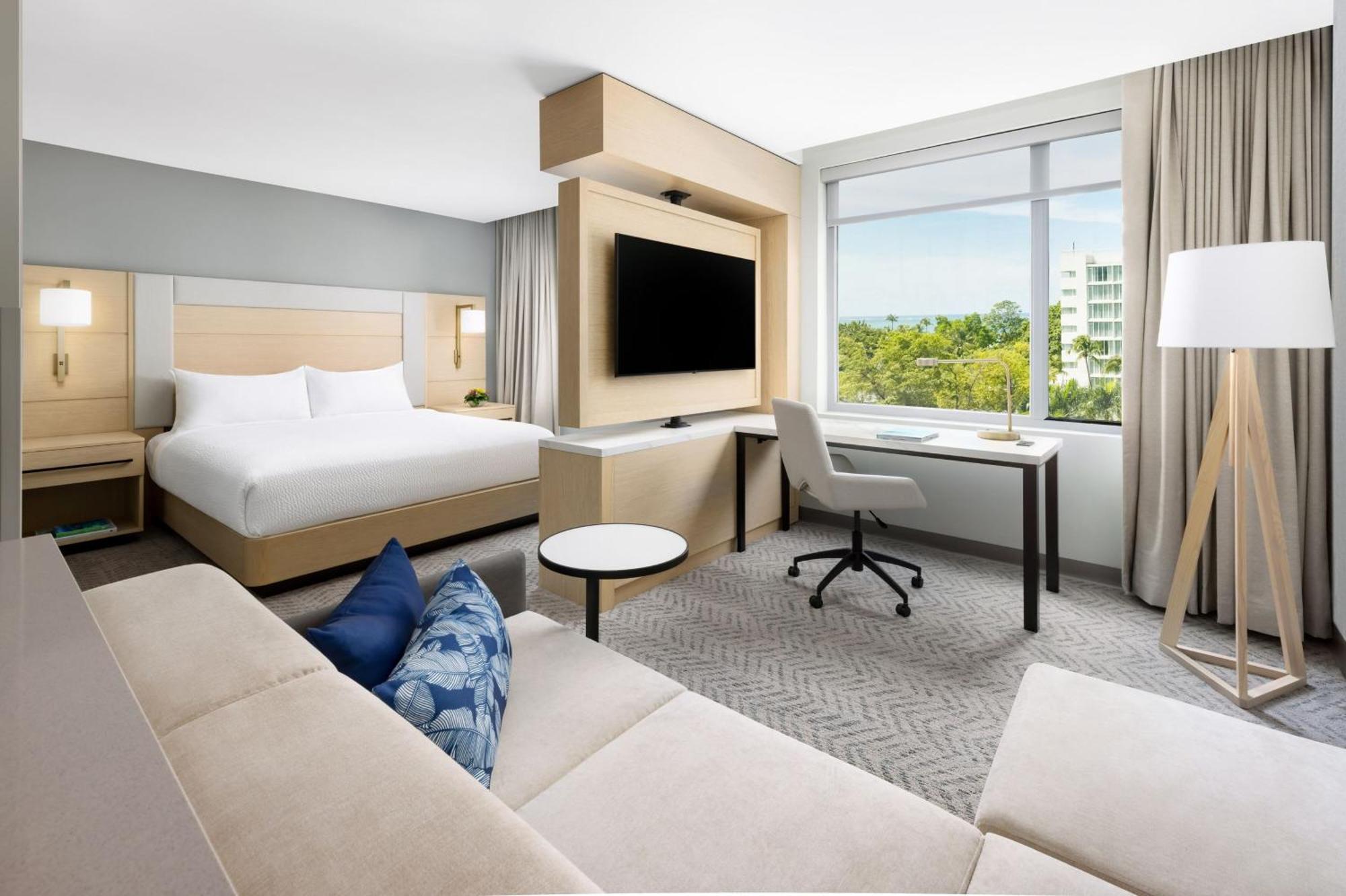 By Marriott Isla 3* San Juan